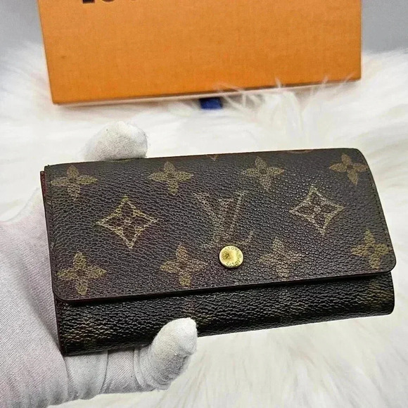 📍SOLD📍Louis Vuitton Monogram Wallet - Picture 1 of 17